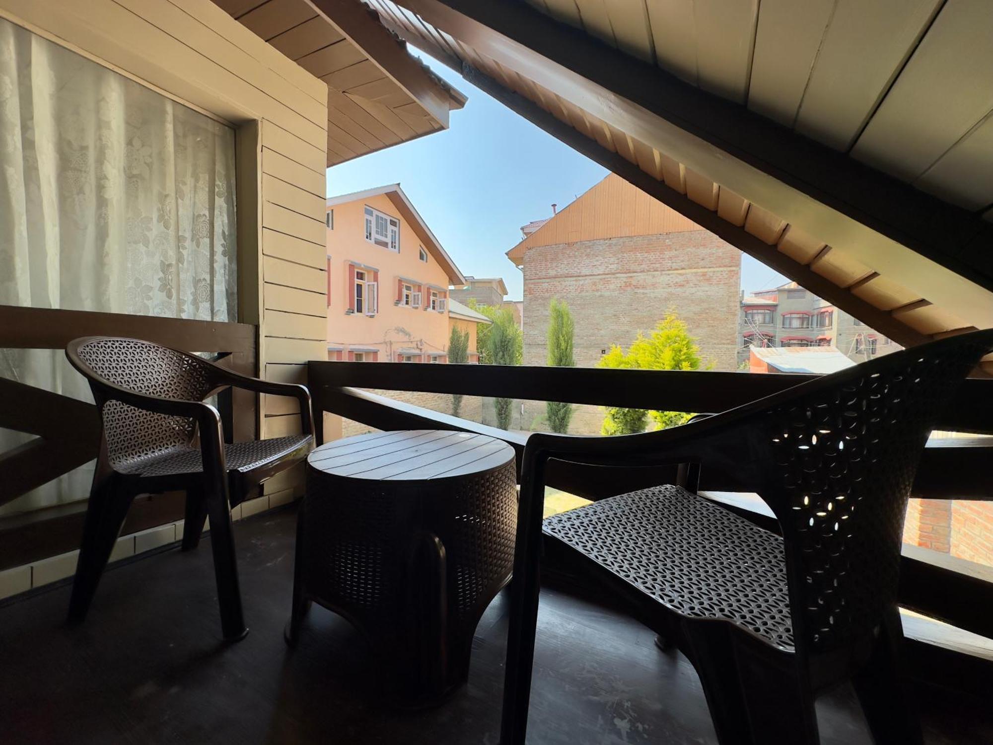 The Chinar Retreat Hut Hotel Srīnagar Buitenkant foto